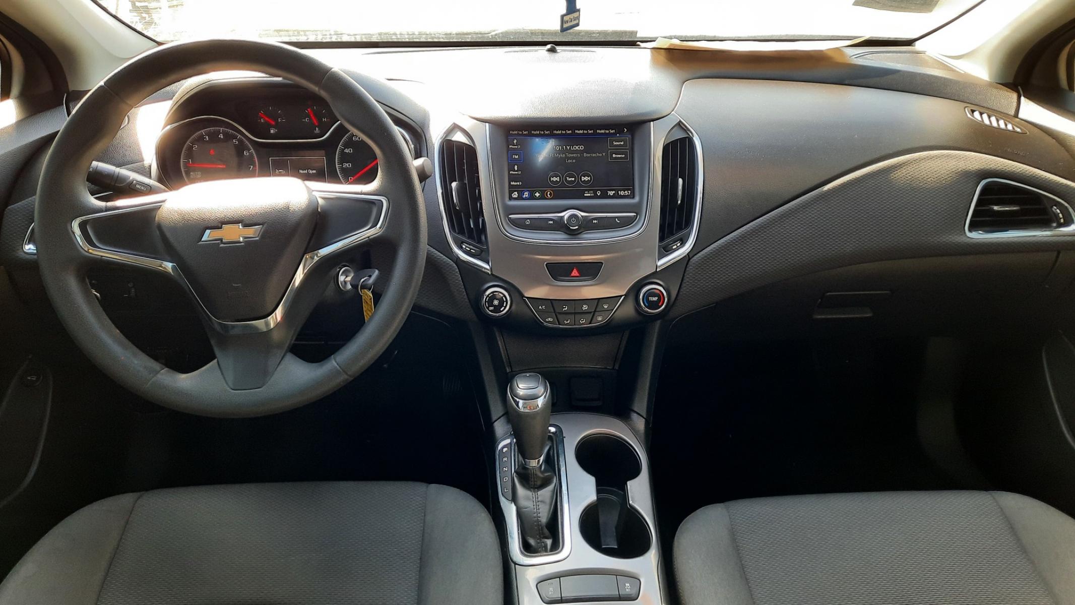 2019 Chevrolet Cruze (1G1BC5SM8K7) , located at 16710 Clay Rd., Houston, TX, 77084, (281) 859-7900, 29.834864, -95.656166 - Photo #3